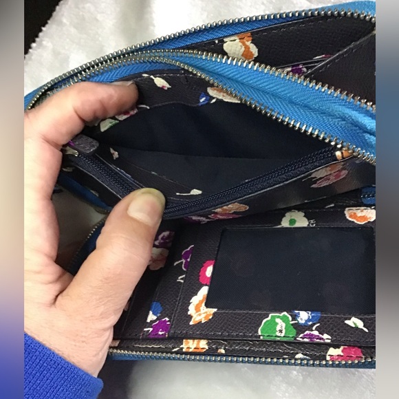 Coach Vibrant Blue Leather Wristlet Double Zip Wallet - Picture 8 of 10